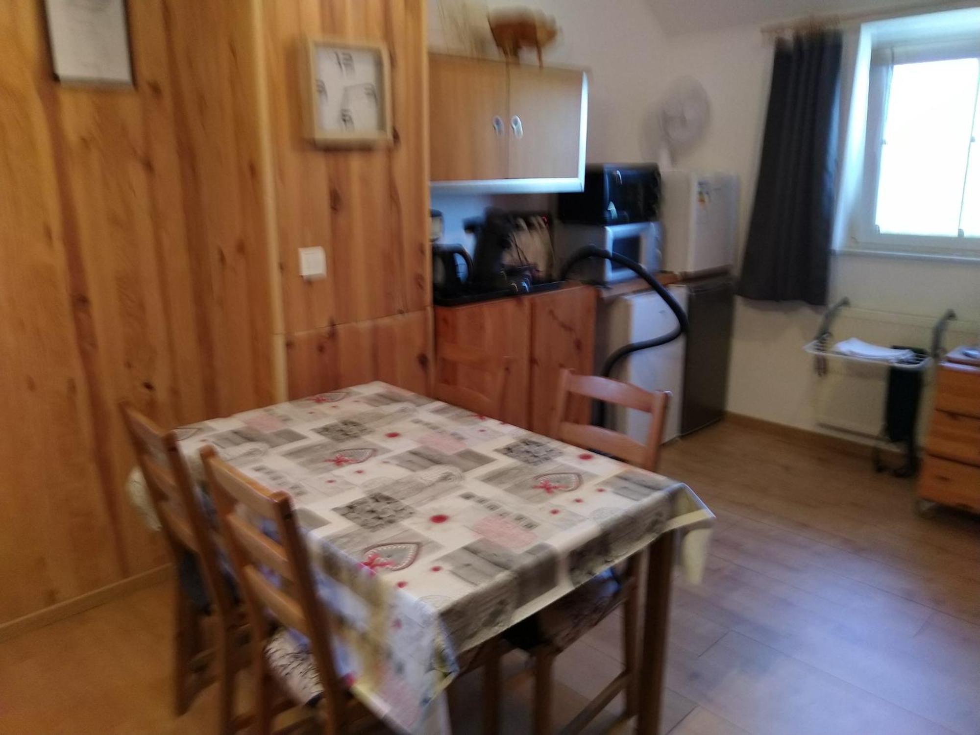Cozy Apartment In Paliseul With Garden Carlsbourg Luaran gambar