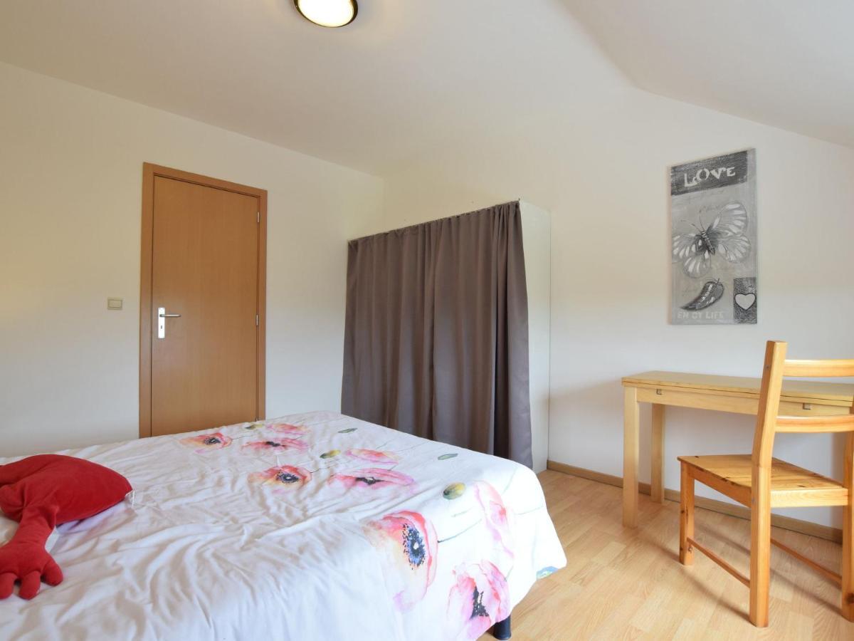 Cozy Apartment In Paliseul With Garden Carlsbourg Luaran gambar